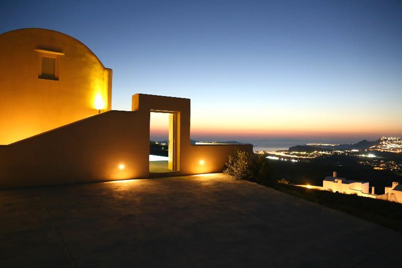 North Santorini A Luxury Spa Hotel Pýrgos Buitenkant foto